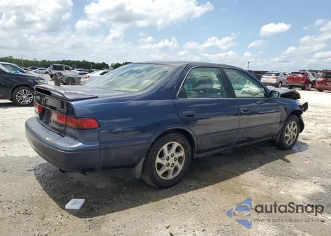 1999 Toyota Camry Le from USA, damaged, VIN 4T1BF28K5XU074652